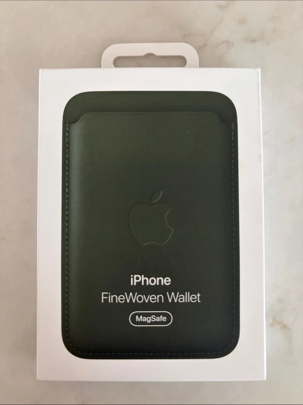 Apple FineWoven MagSafe Wallet - Dark Green